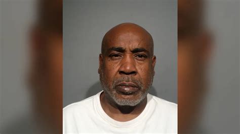 El hombre acusado de matar a tiros a Tupac Shakur en 1996 está hace mucho tiempo ubicado en la escena del crimen. Esto es lo que sabemos sobre él